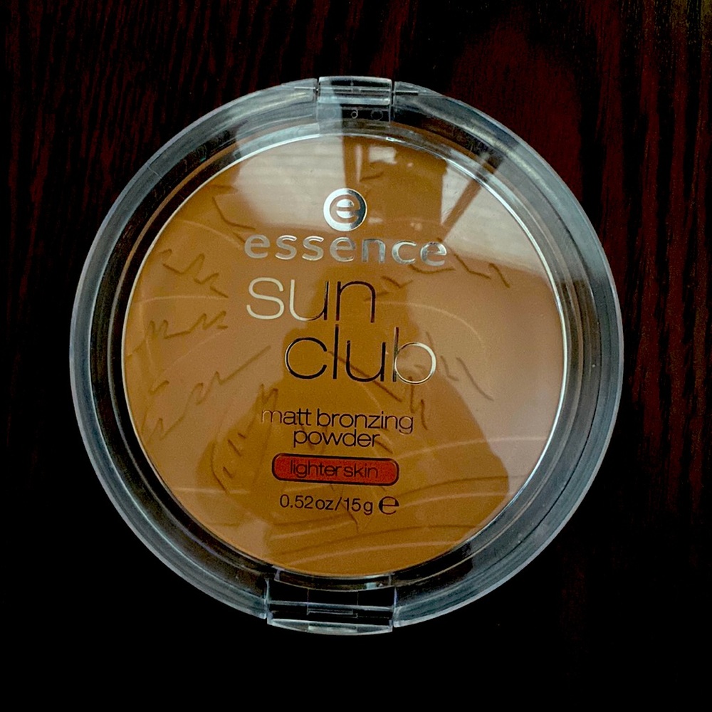Matt Bronzing Powder for lighter skin